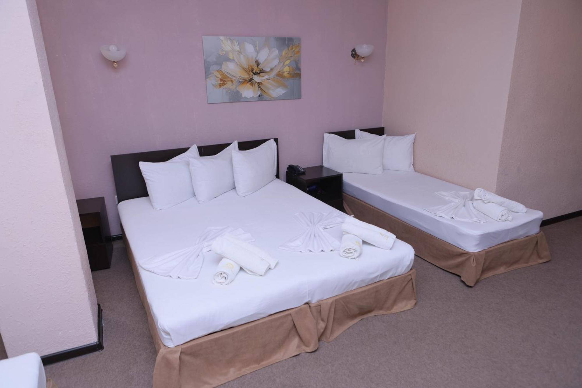 Richmind Hotel Vagharshapat Kültér fotó
